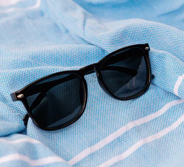 Solstice Sunglasses in Black by Peepers-Lemons and Limes Boutique