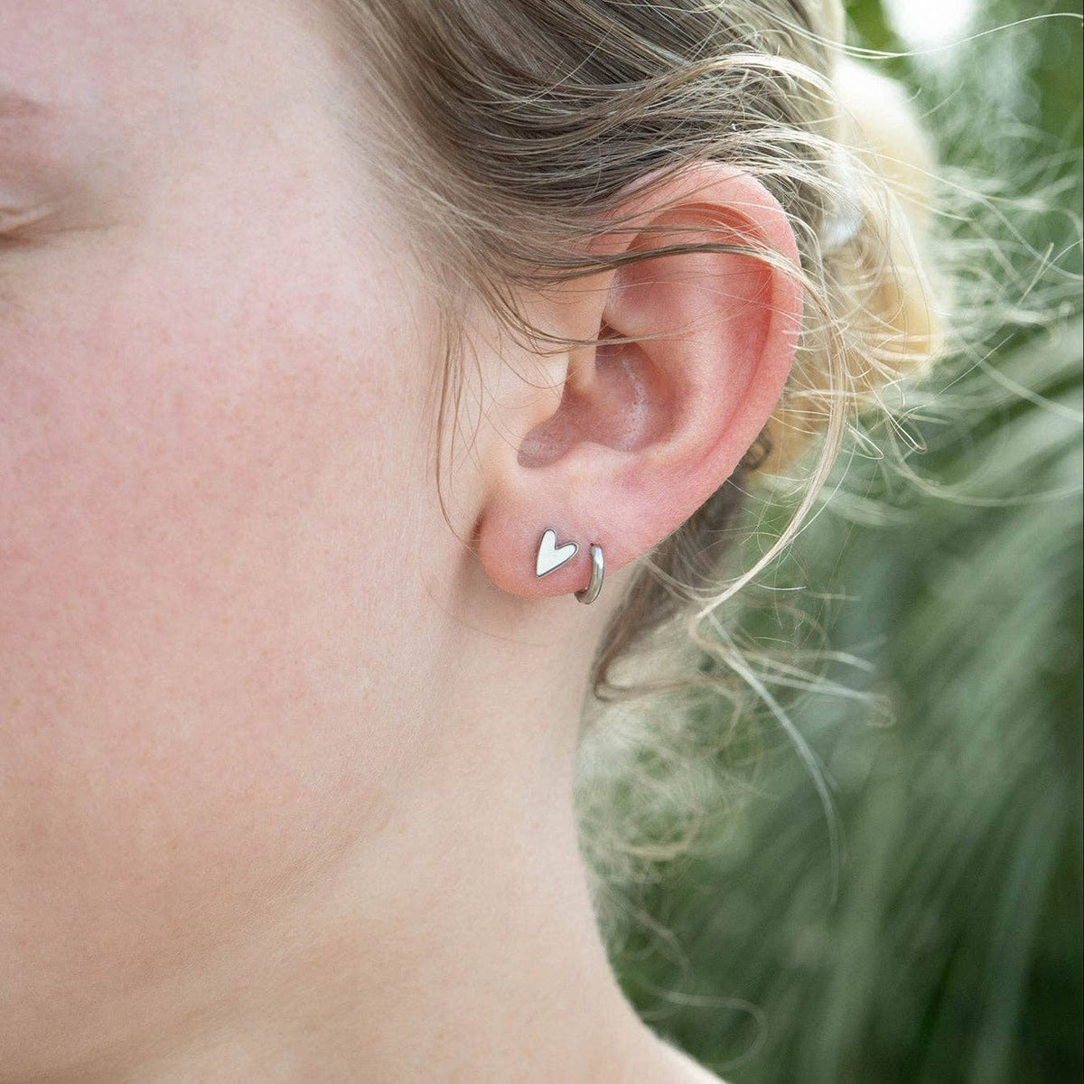 18K Gold PVD Stainless Steel White Heart Stud Earrings-Lemons and Limes Boutique