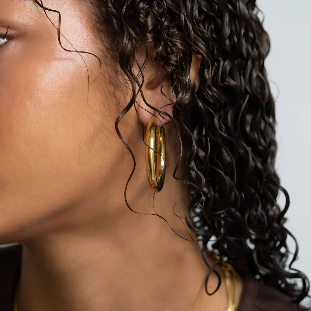 18K Gold PVD Stainless Steel Chunky Hoop Earring: Stainless / 25mm
