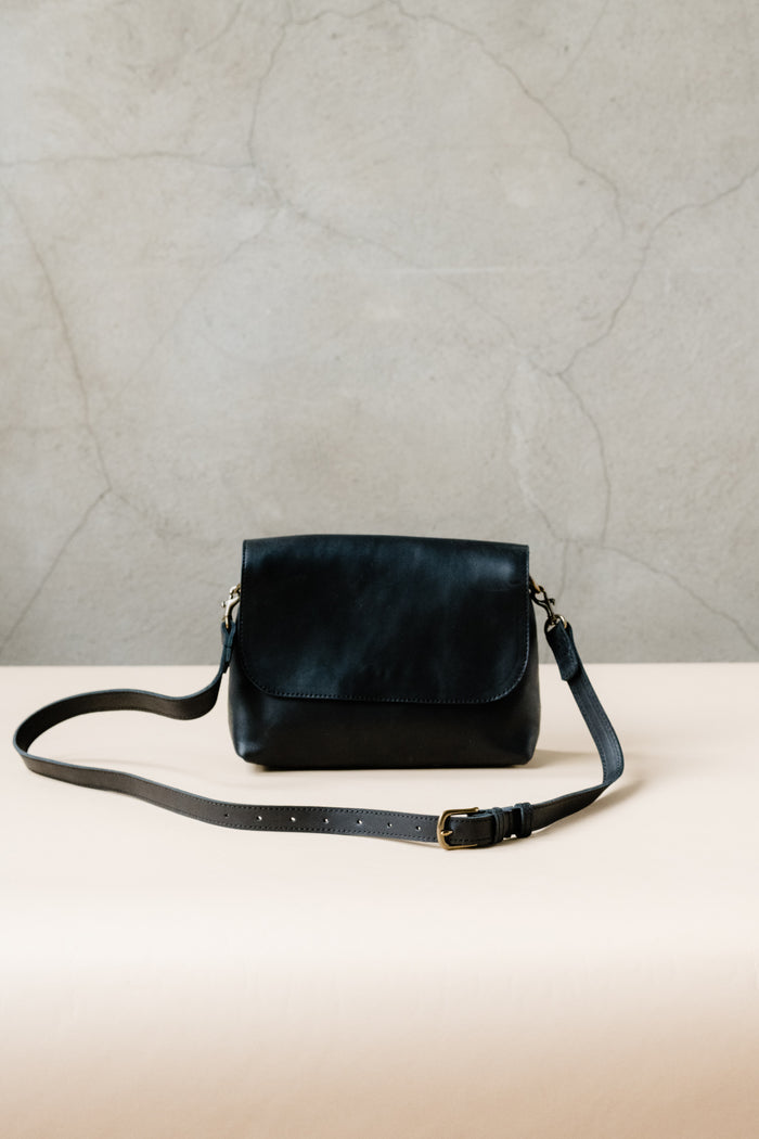 Perry Shoulder Crossbody in Black--Lemons and Limes Boutique