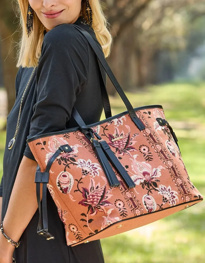 Spartina Jetsetter Tote in Linden-Lemons and Limes Boutique